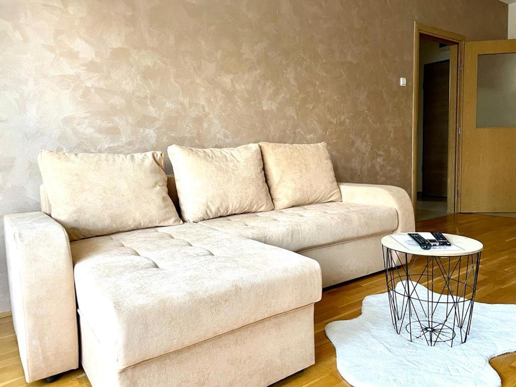 Naki Apartmani Подгориця Екстер'єр фото